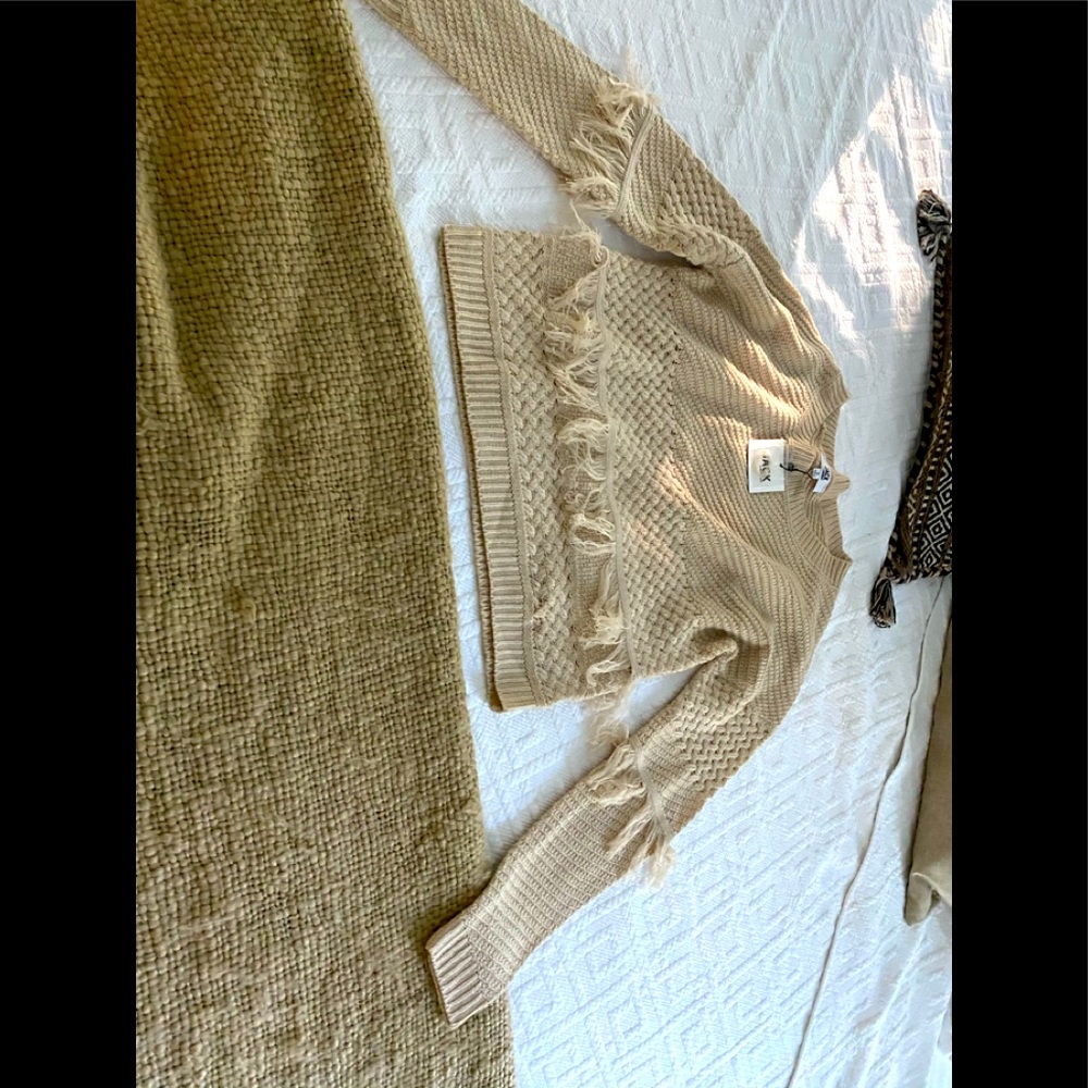 BB Dakota Sweater